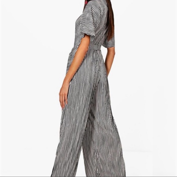NEW Boohoo Maya Plunge Striped Culotte Jumpsuit - Picture 2 of 9